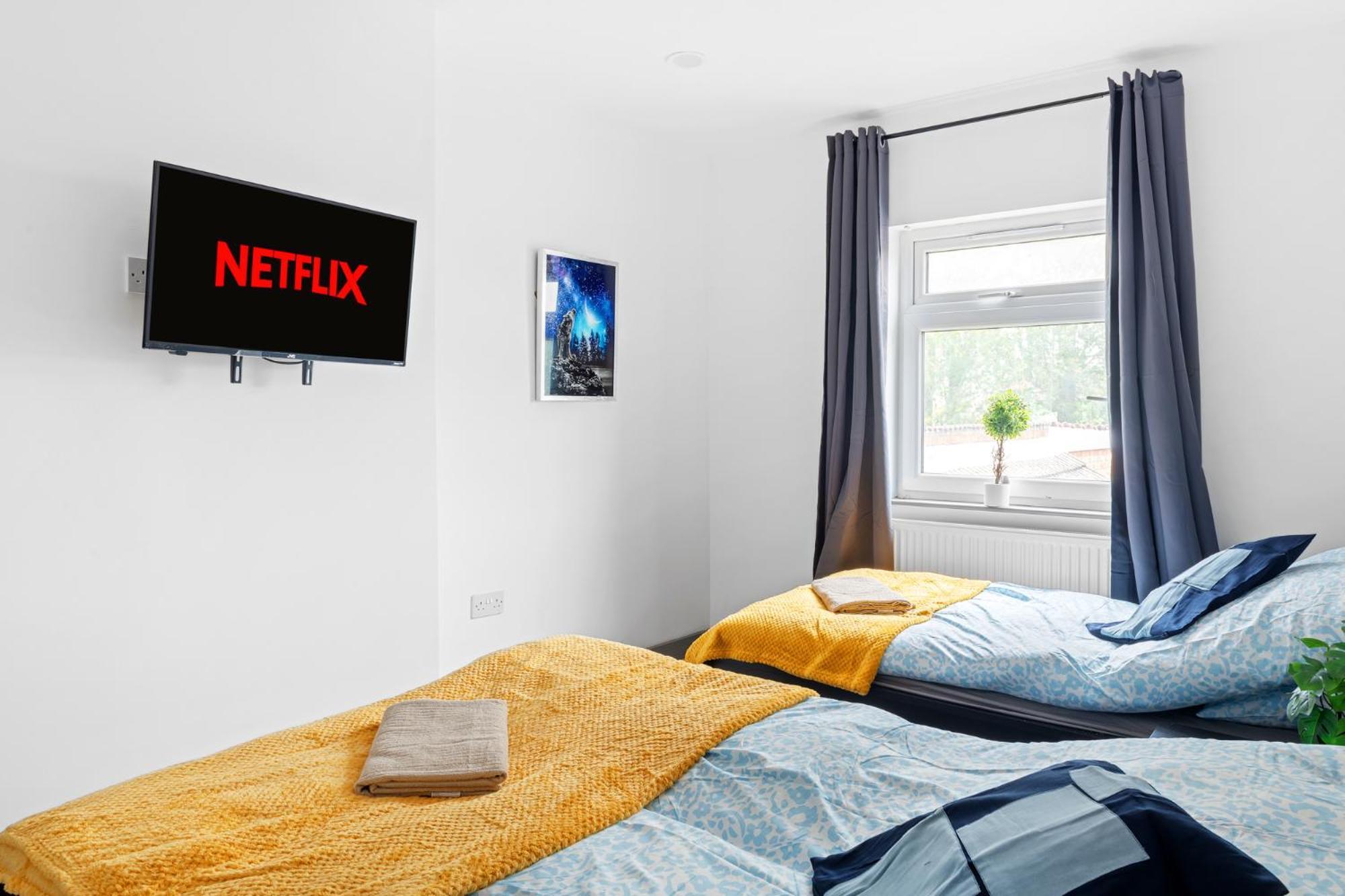 Stanion Luxurious 3 Bedroom Modern House Northamptonshire, Double, Twins, Single, Free Parking, Free Wi-Fi, Pets, Up To 8 Sleeps, 4 Smart Tvs Corby Exteriér fotografie