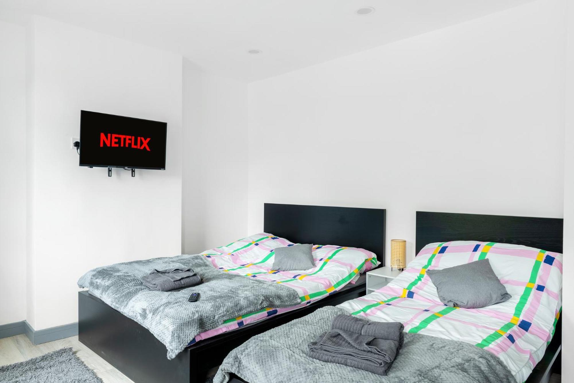 Stanion Luxurious 3 Bedroom Modern House Northamptonshire, Double, Twins, Single, Free Parking, Free Wi-Fi, Pets, Up To 8 Sleeps, 4 Smart Tvs Corby Exteriér fotografie